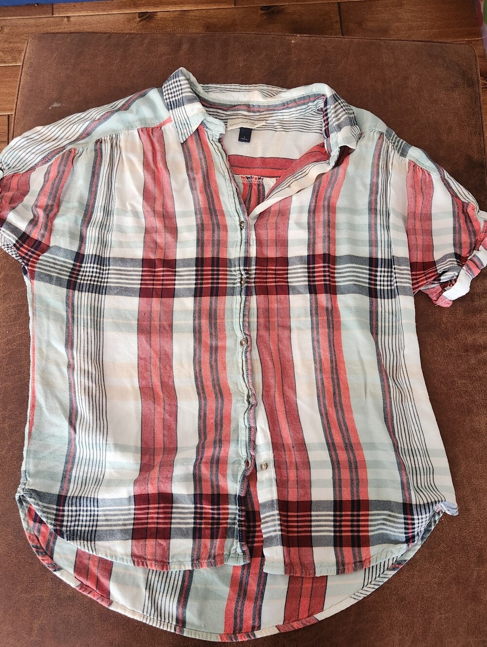 Universal Threads Lightweight Plaid Button-Up Shirt in Coral and Mint - Picture 1 of 5